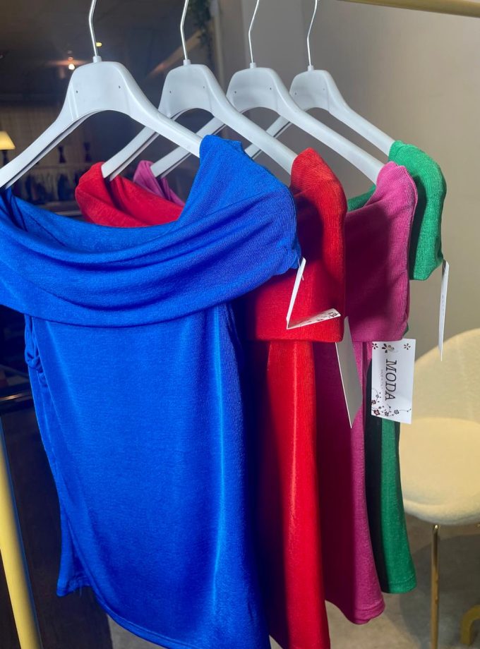 Camiseta Básica Hombros